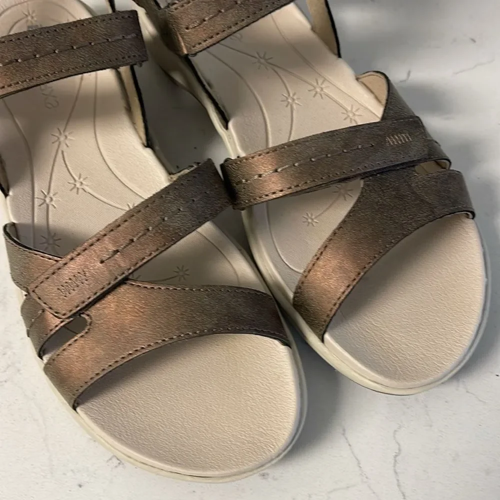 Easy Spirit Explore24 Seestina3 Women's Bronze Sandals Size 10